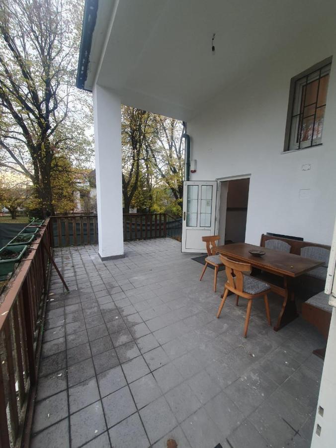 Breathtaking Shared Villa Near Danube River /W Garden And Parking Відень Екстер'єр фото