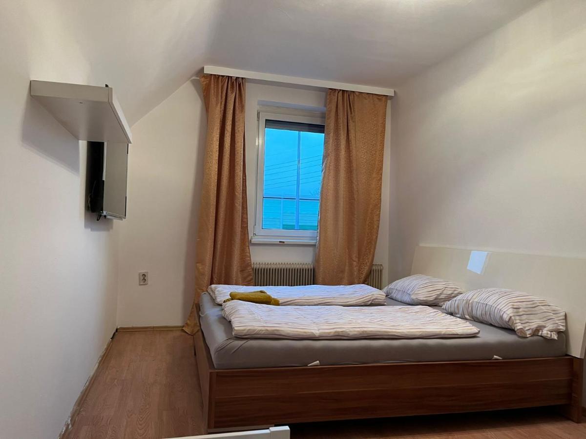 Breathtaking Shared Villa Near Danube River /W Garden And Parking Відень Екстер'єр фото